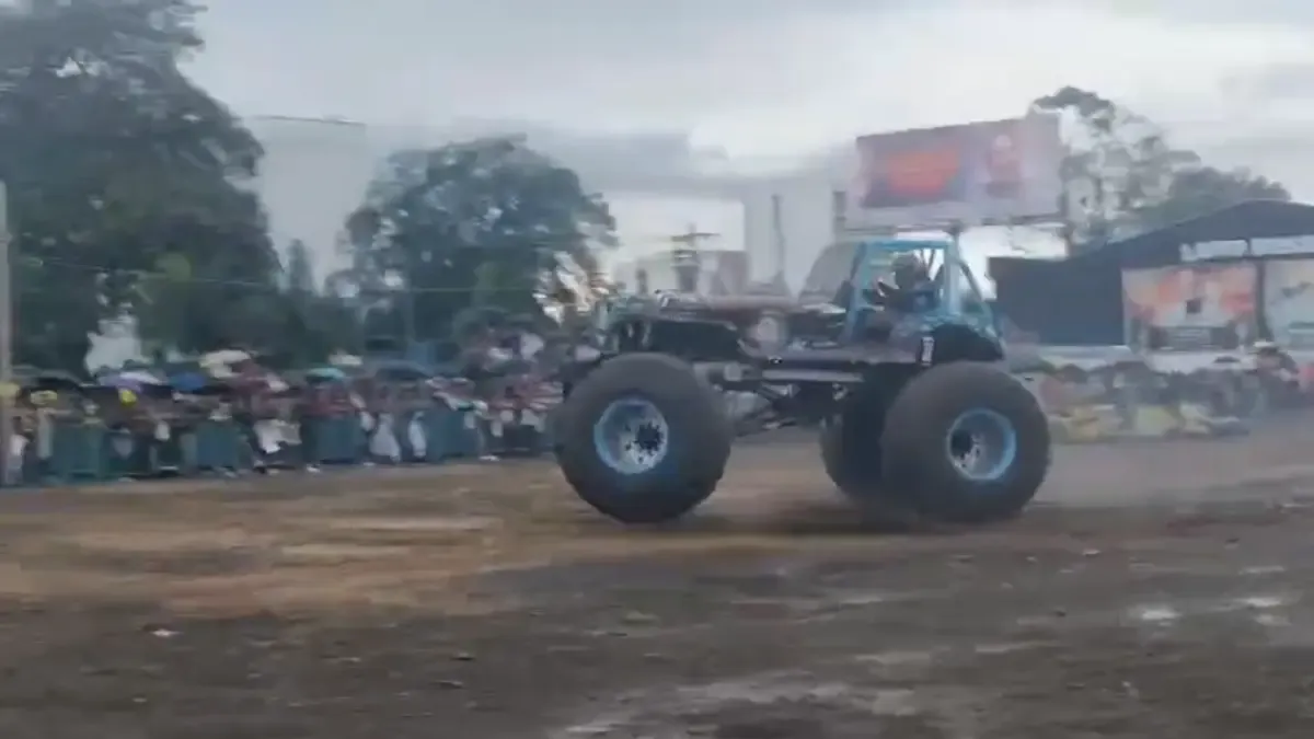 Evento de 'monster truck' en Popayán termina en tragedia: hay al menos 15 heridos y un fallecido

El siniestro quedó registrado en video, mientras decenas de personas disfrutaban del espectáculo.

Detalles ⬇️
