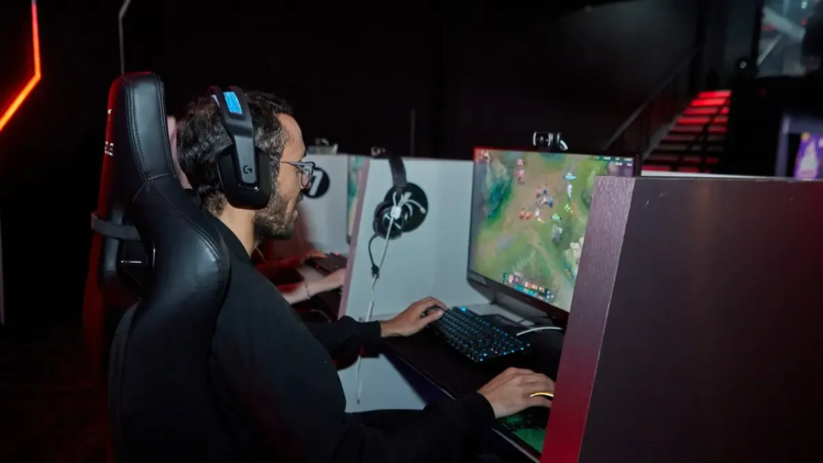 Aliados El Tiempo: Así usan las empresas los videojuegos para capacitar sus trabajadores (@Compensar_info)

La gamificación y los videojuegos colaborativos ganan espacio como herramienta para elevar la productividad.

Detalles ➡️