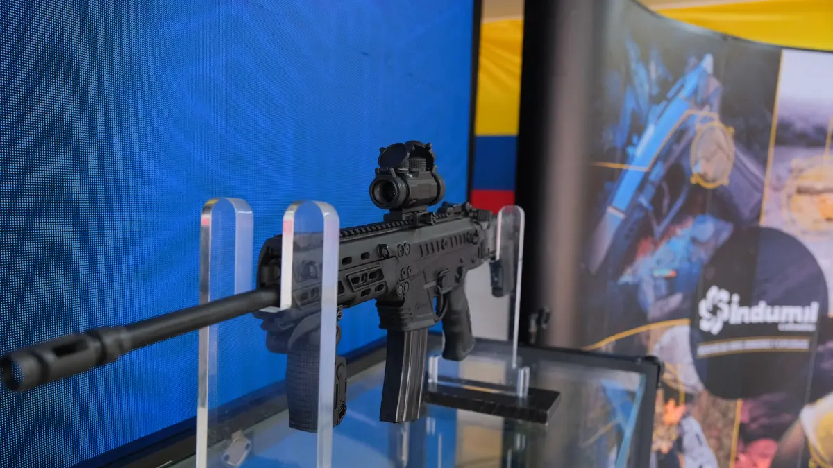 'Jaguar', el fusil que anunció Petro, presentó fallas durante pruebas y dejó a una persona con lesiones