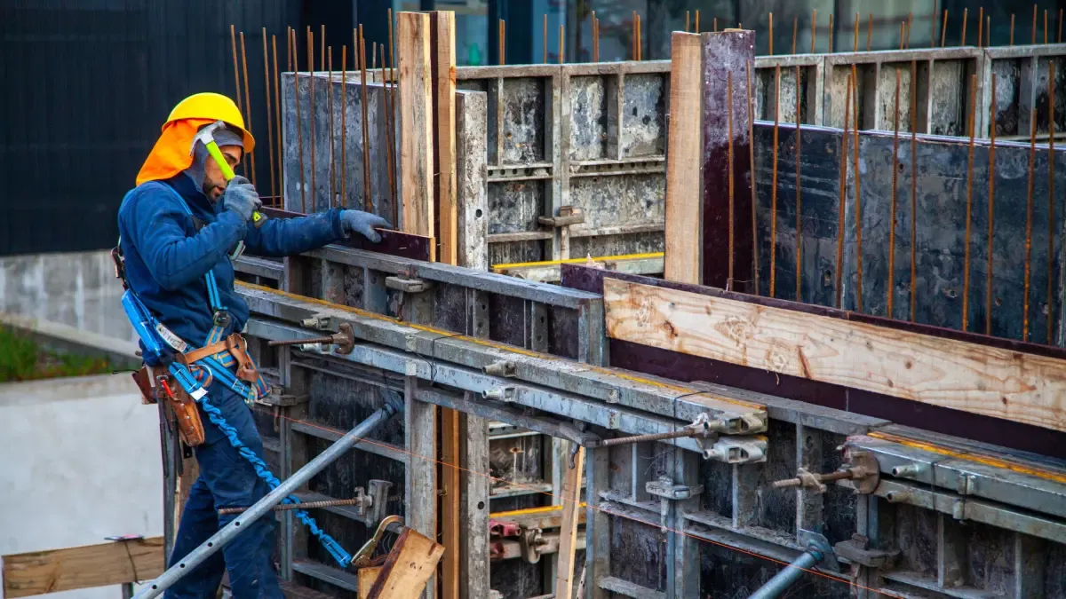 Sector constructor en Colombia: materiales de obra suben de precio, edificaciones caen pero licencias se duplican