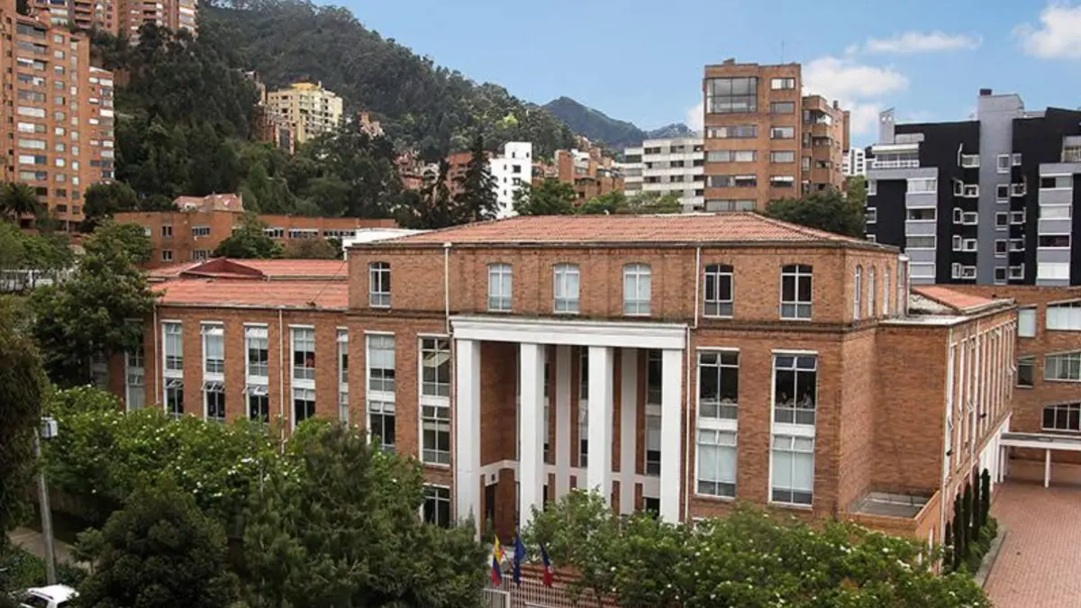 Liceo Francés de Bogotá enfrenta tensión por posible retiro del respaldo de Francia