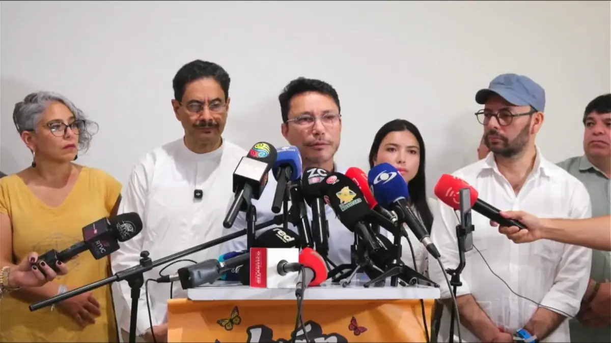 Carlos Caicedo (@carlosecaicedo) retira su candidatura a la Presidencia y se une oficialmente a la campaña de Iván Cepeda (@IvanCepedaCast)

Cepeda Castro aseguró que comparte “una profunda sensibilidad y convicción democrática” con Caicedo.

Detalles ⬇️