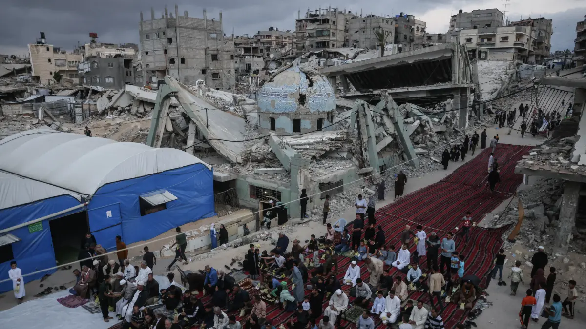 Benjamin Netanyahu ordena al ejército israelí ampliar control en la Franja de Gaza al 70%

El anuncio se produce en un momento donde el ejército israelí continúa los bombardeos aéreos y terrestre.

Detalles ⬇️