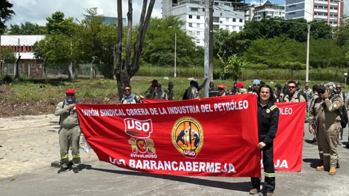 Paro de la USO (@usofrenteobrero): este es el pliego de peticiones que la unión sindical le pide a Ecopetrol (@ECOPETROL_SA)

Las solicitudes incluyen estabilidad laboral, aumentos salariales y beneficios de salud para pensionados.

Detalles ⬇️