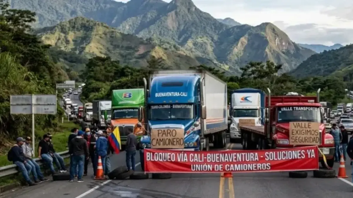 Asopartes (@AsopartesNal) alerta por riesgo en autopartes por bloqueos en la vía Buga-Buenaventura y posible presión logística

Cerca del 90% de los repuestos que se venden en Colombia son importados, de acuerdo con el gremio.

Detalles ⬇️