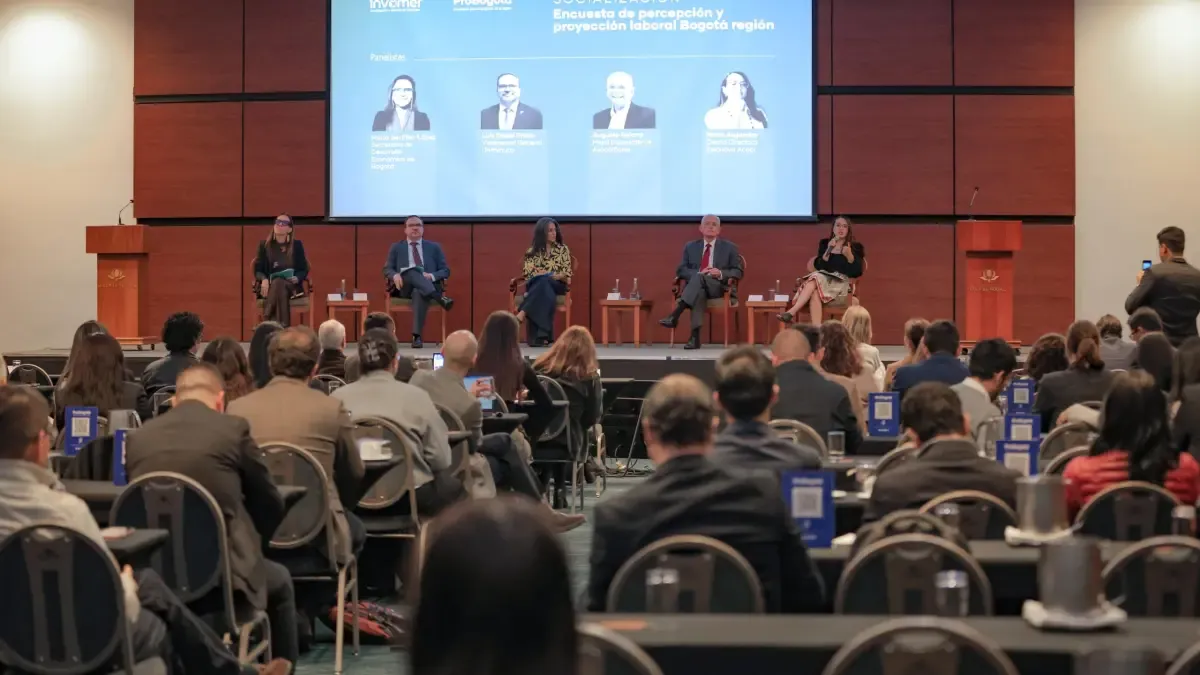 Le marché du travail perd de l'élan à Bogotá tandis que la prudence des entreprises augmente face aux défis économiques de 2026