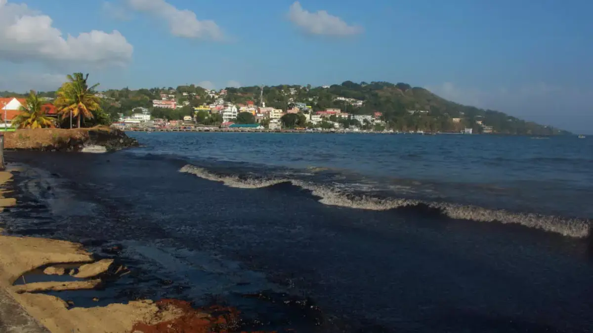 Autoridades venezolanas informan sobre derrame de petróleo en aguas compartidas con Trinidad y Tobago