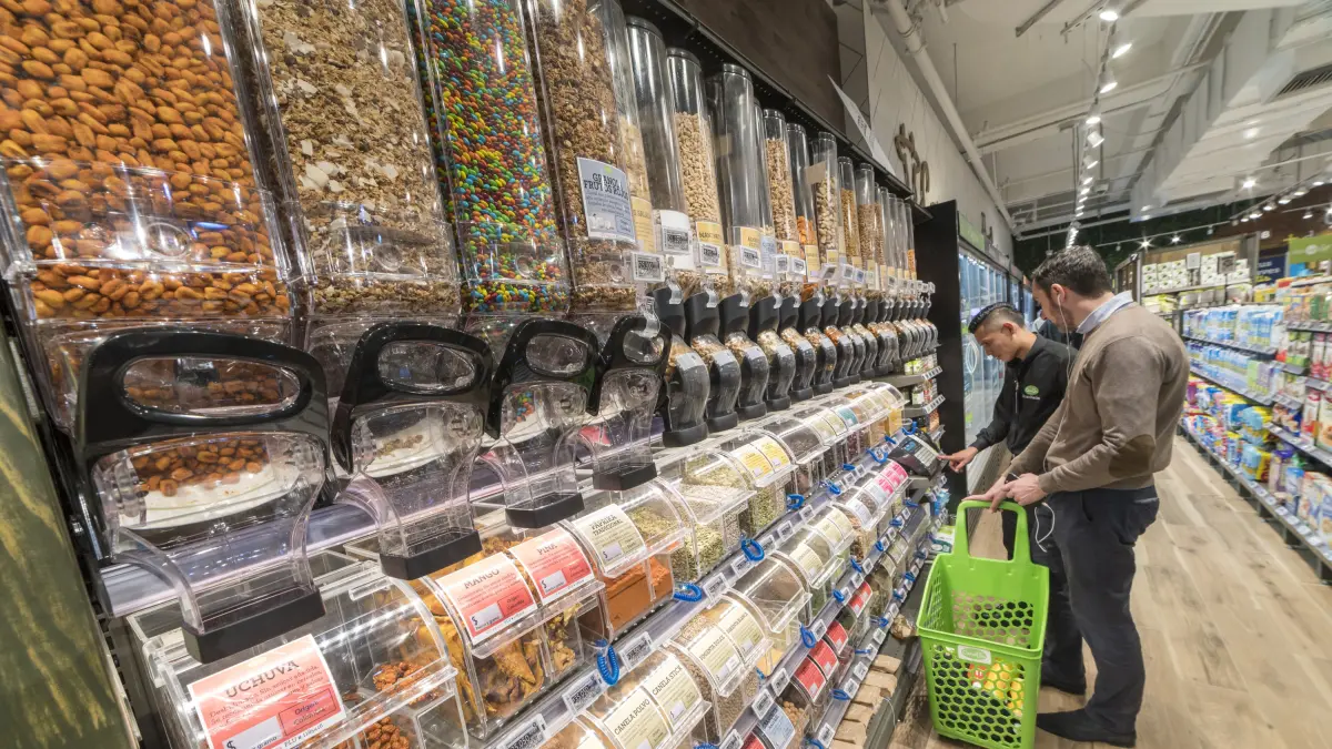 Hogares colombianos tienen más margen para consumir, pero mantienen cautela en sus compras