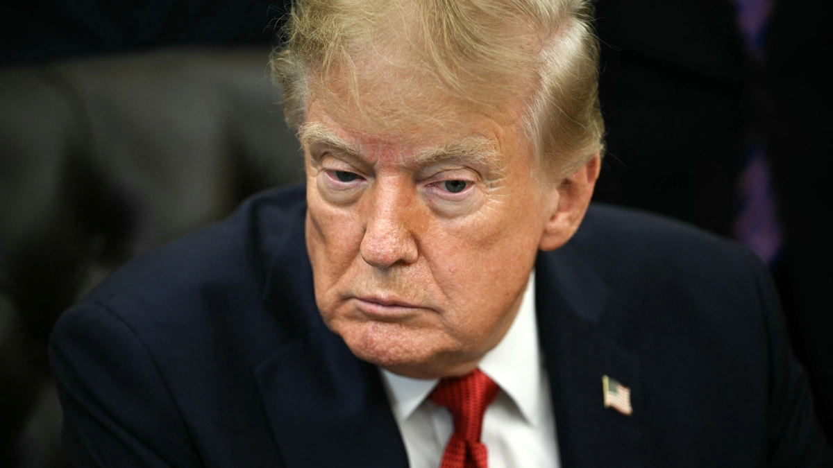 Trump acuerda autorregulación de inteligencia artificial con líderes tecnológicos en la Casa Blanca