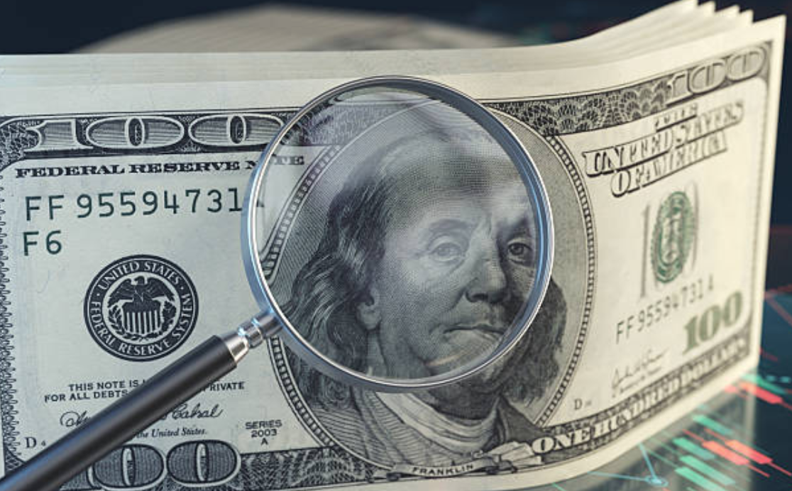 El dólar cayó por debajo de $3.700, profundizando la tendencia de apreciación del peso en los últimos meses.