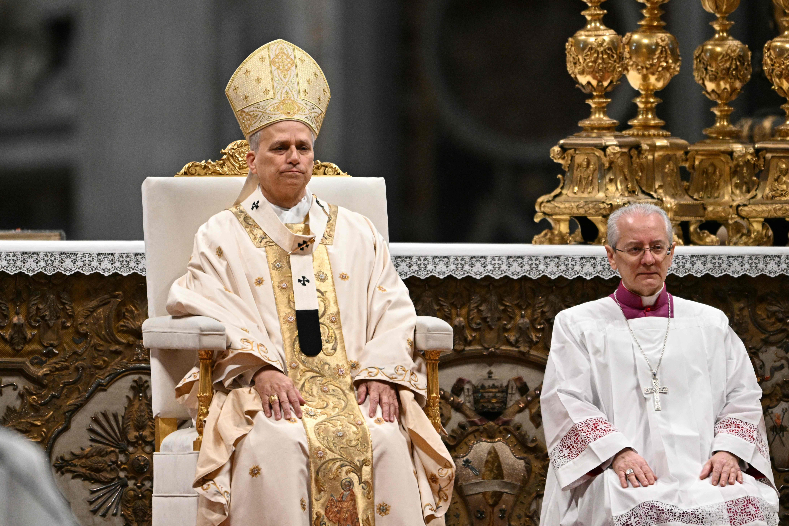 En misa de Cena del Señor el papa lamenta una humanidad “de rodillas ...
